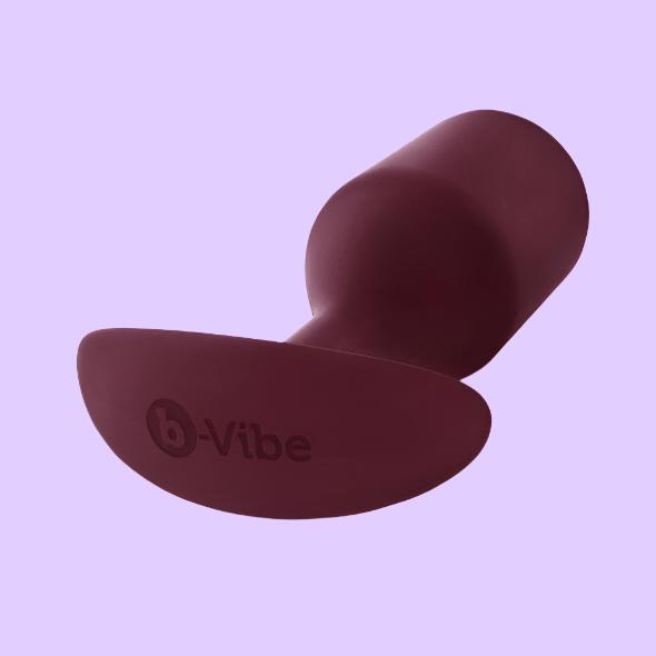 b-Vibe Snug Plug 5 Πρωκτική Σφήνα σε βυσσσινί χρώμα